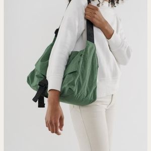 Baggy Sport Nylon Messenger Bag in Green
